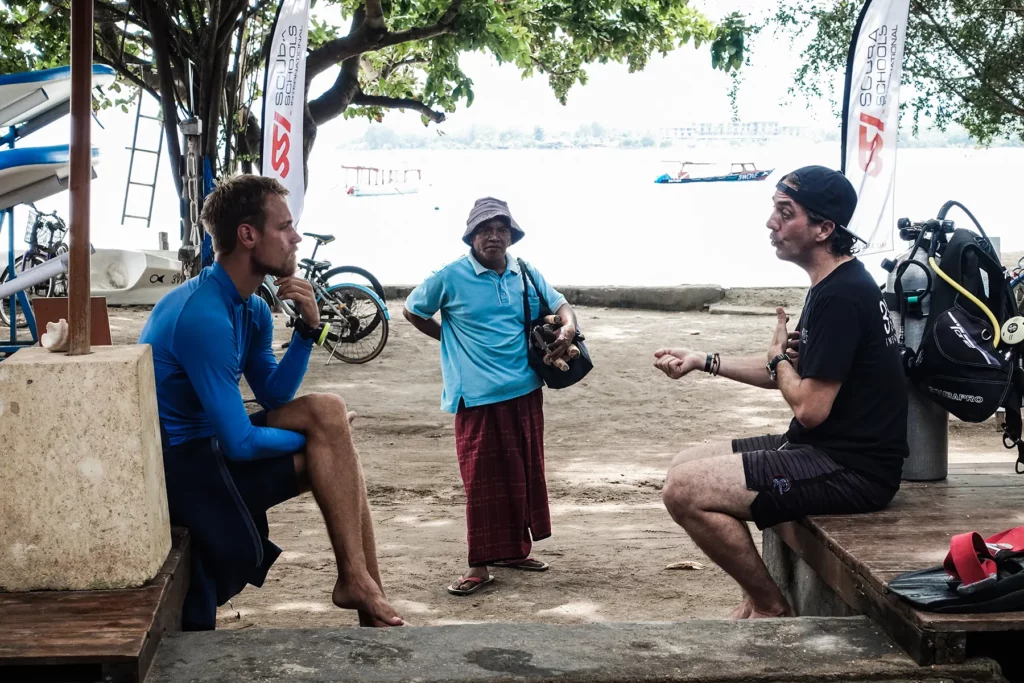 Find the right dive center and instructor for your open water course.