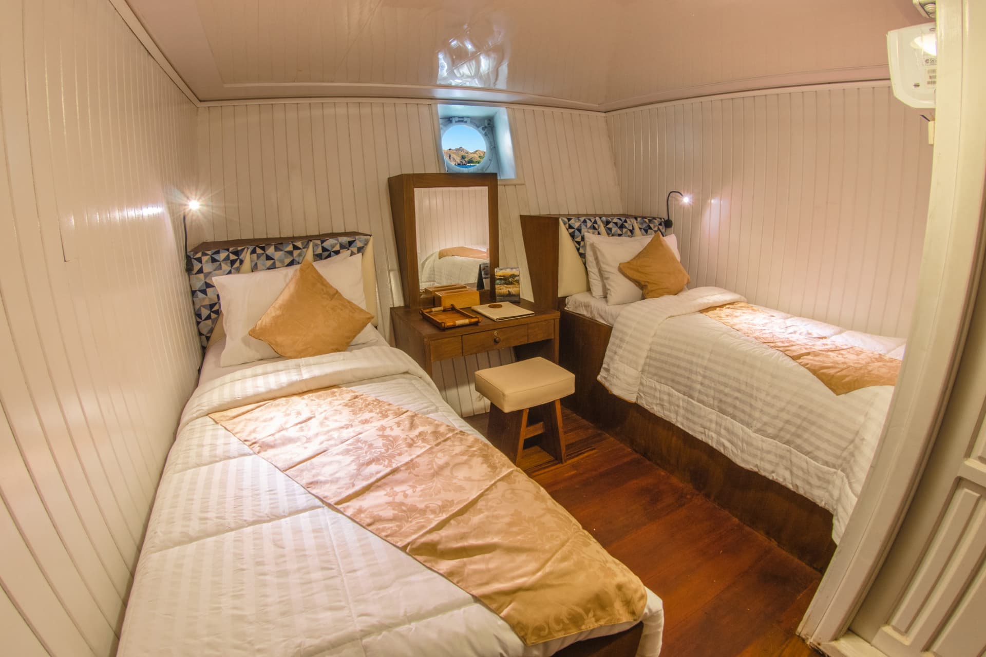 Cheng Ho Liveaboard 14