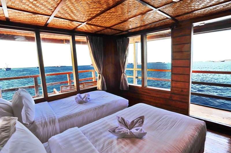 Neomi Cruise 19