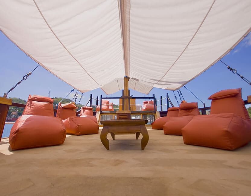 Wunderpus Liveaboard 21