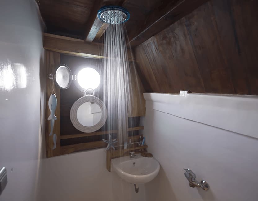 Wunderpus Liveaboard 15