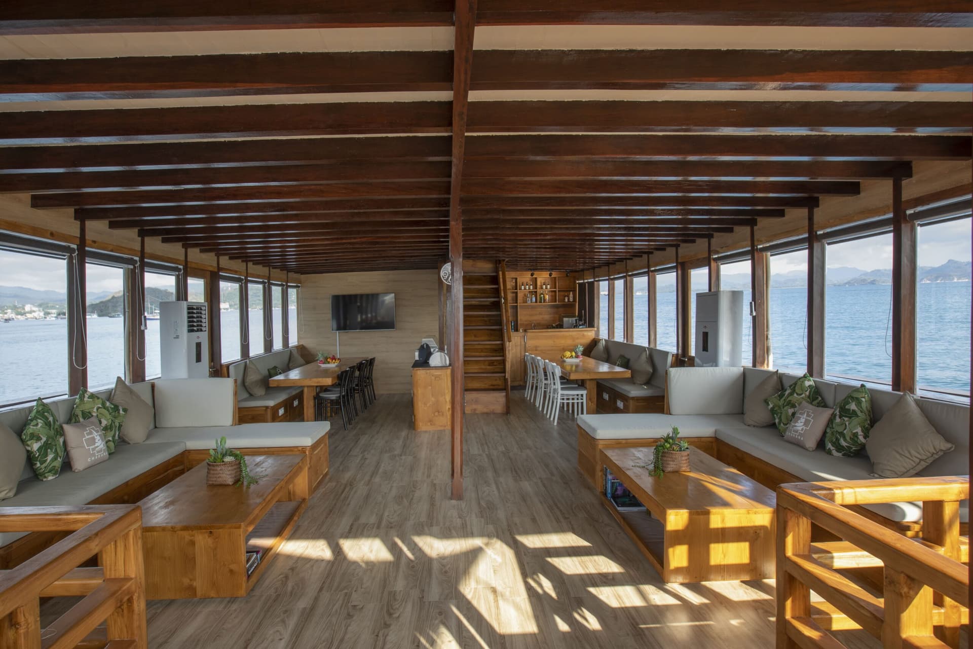 Chakana Liveaboard 21