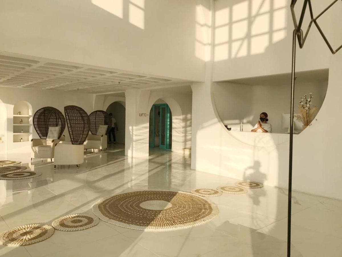 Loccal Collection Hotel 8