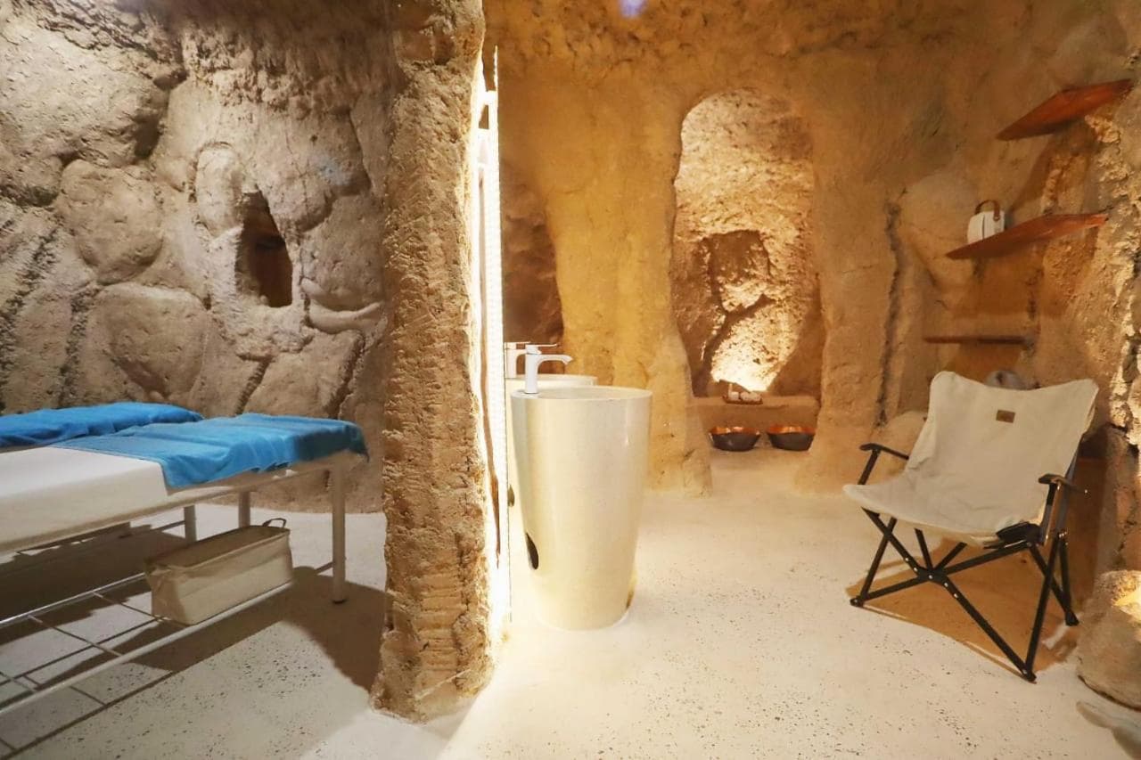Loccal Collection Hotel 7