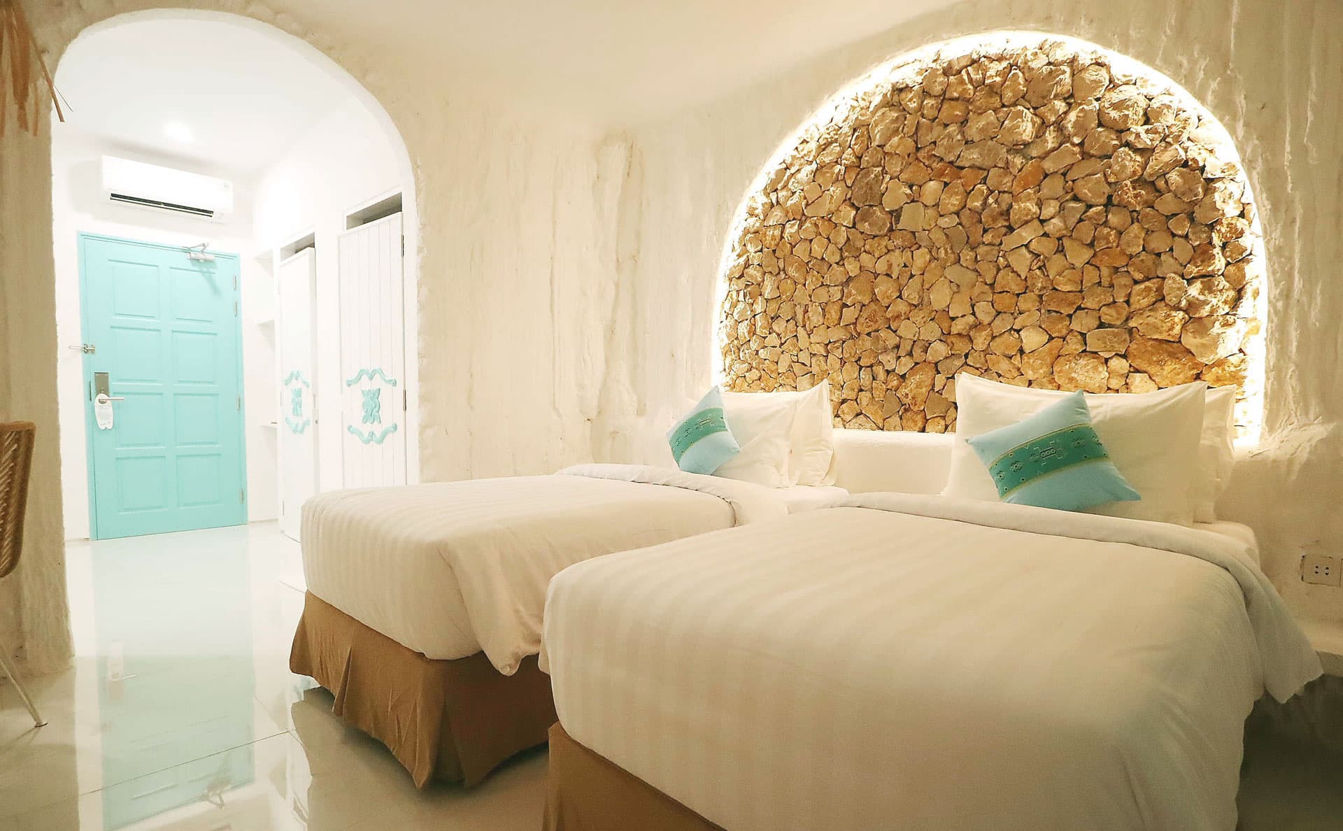 Loccal Collection Hotel 40