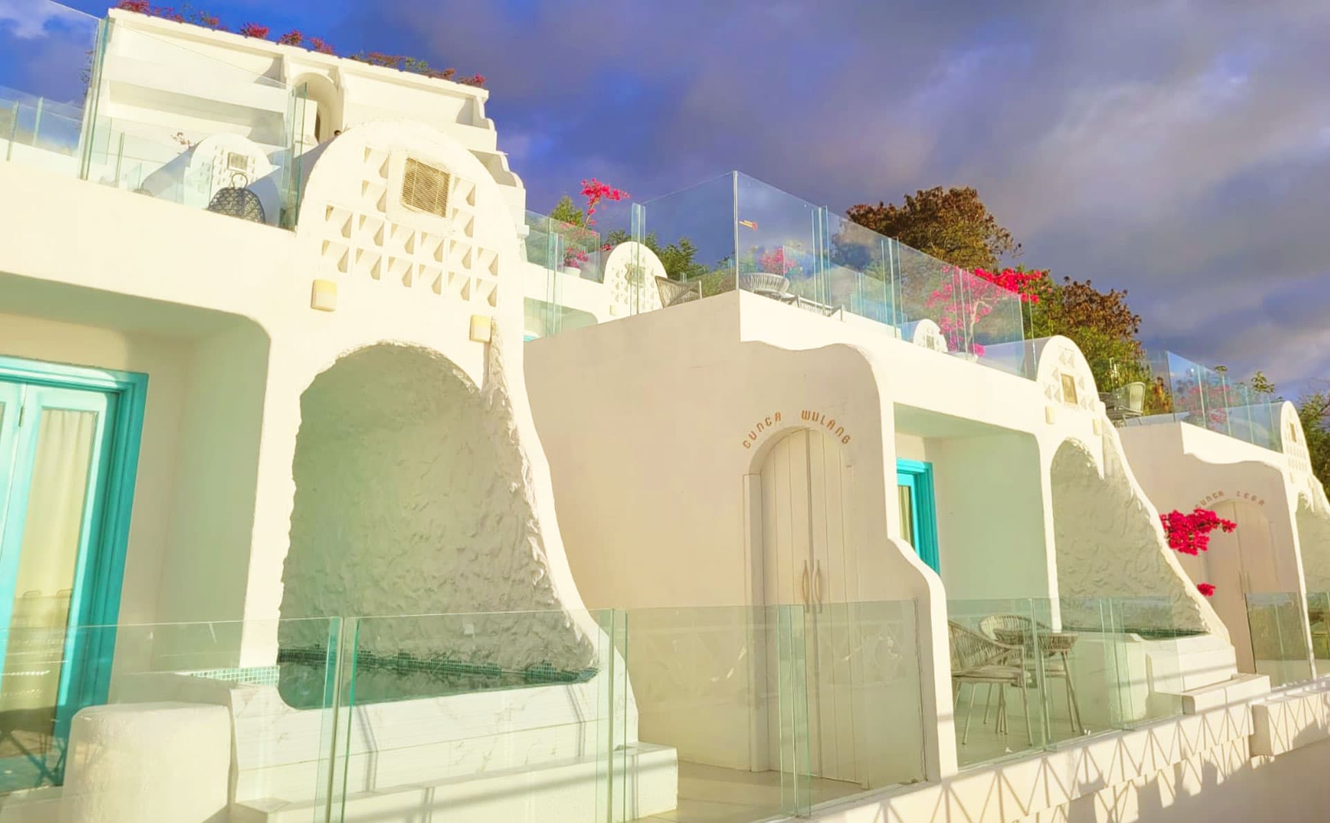 Loccal Collection Hotel 24