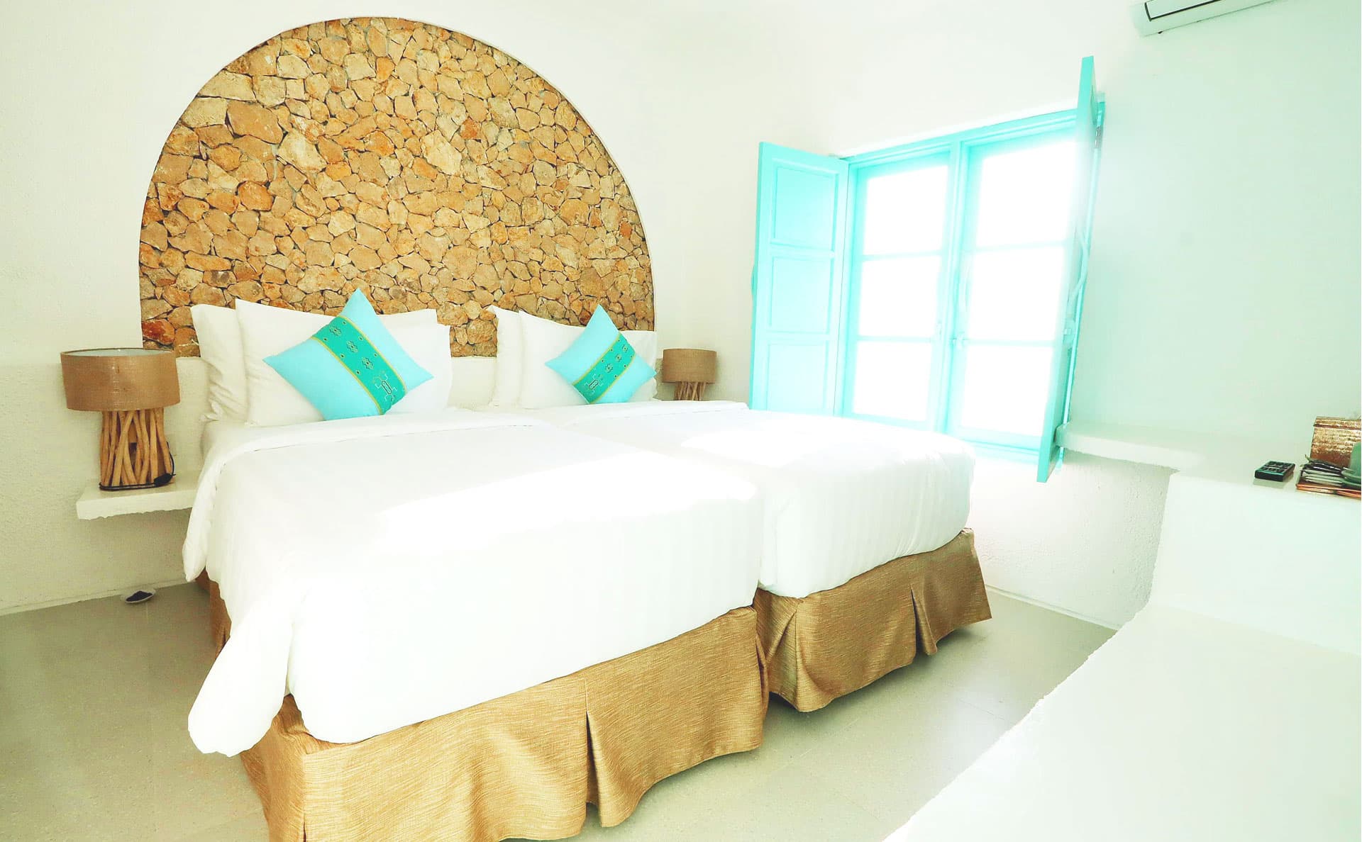 Loccal Collection Hotel 18