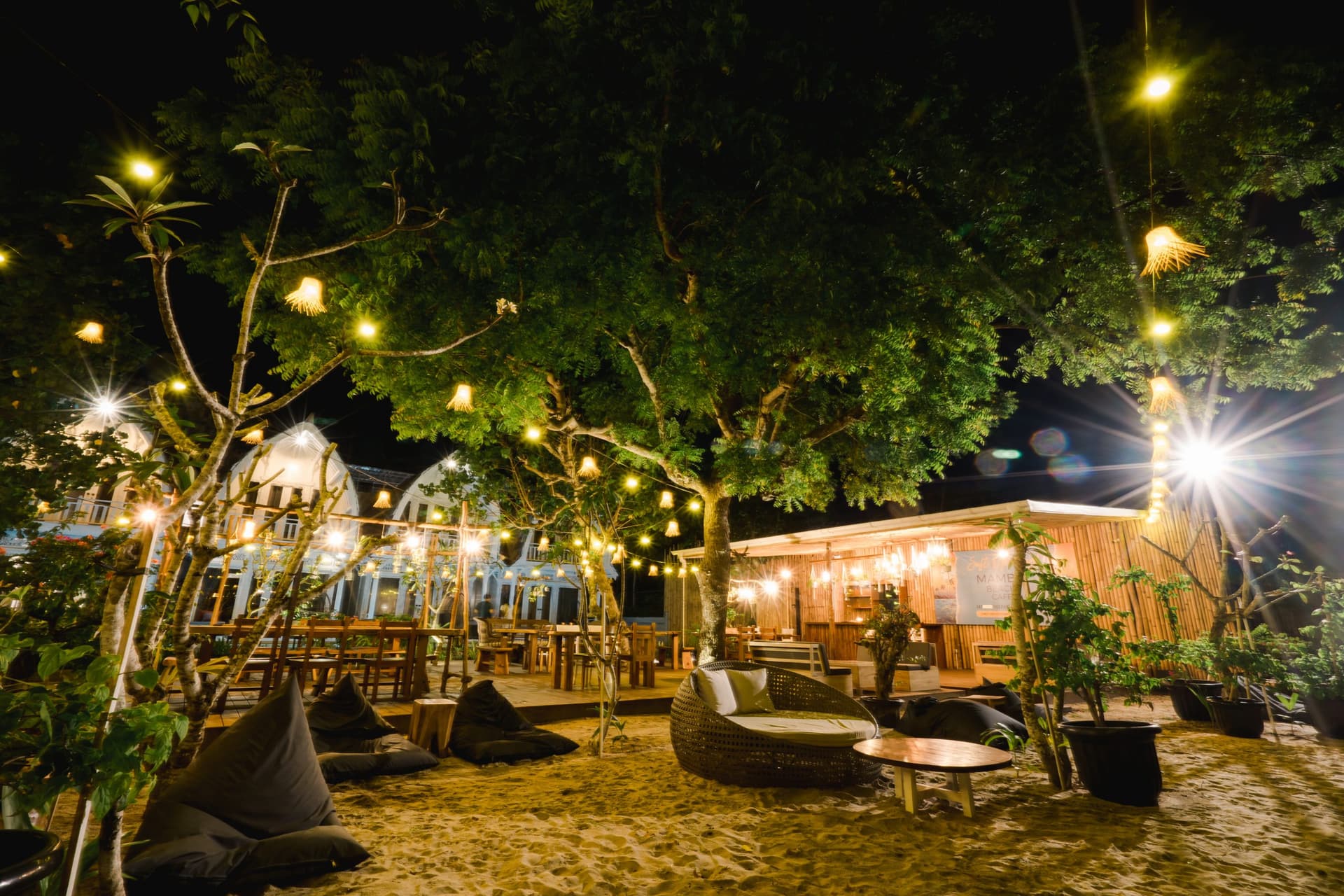 Mambo Beach Resort 32