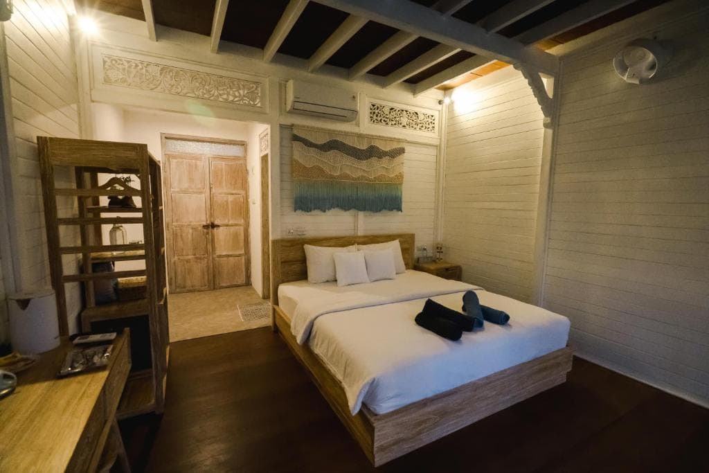 Mambo Beach Resort 5