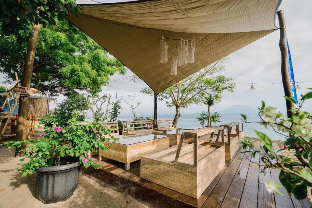 Mambo Beach Resort 17
