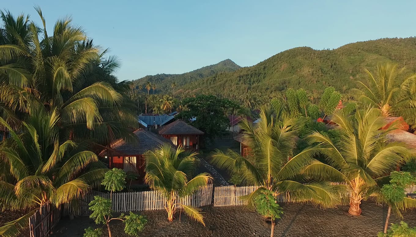Tompotika Dive Lodge