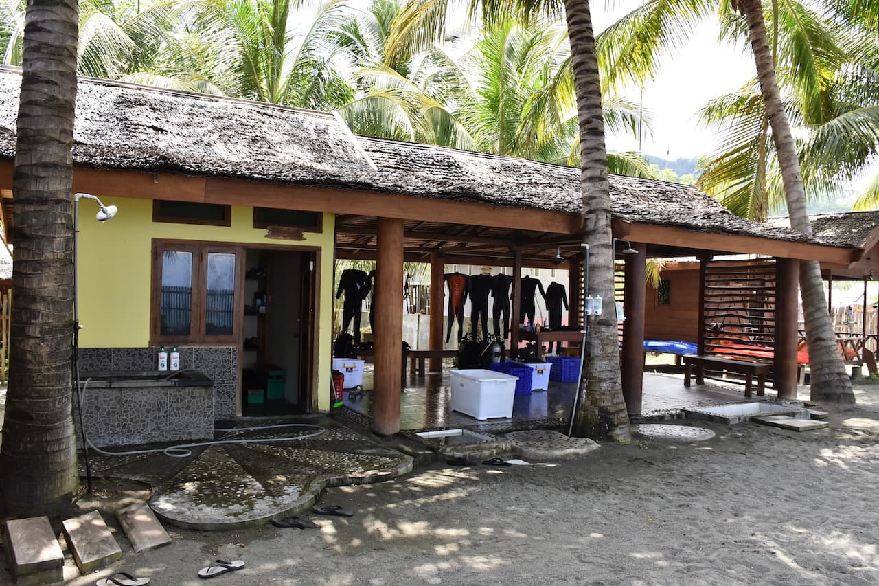 Tompotika Dive Lodge 18