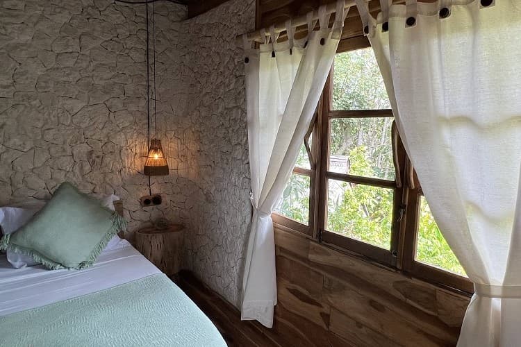 Roots Tree House 70