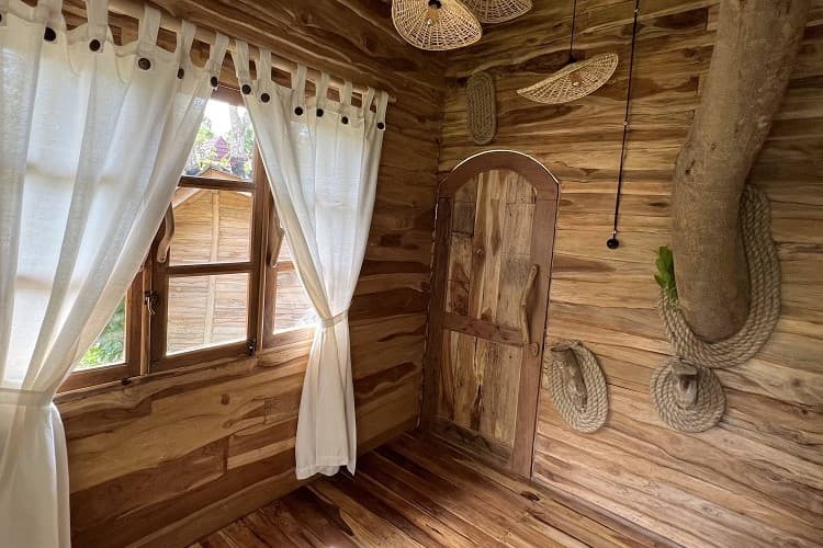 Roots Tree House 69