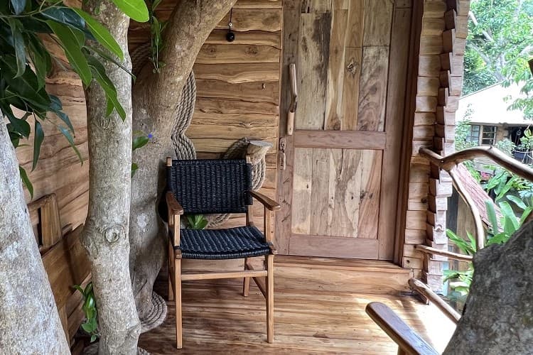 Roots Tree House 65
