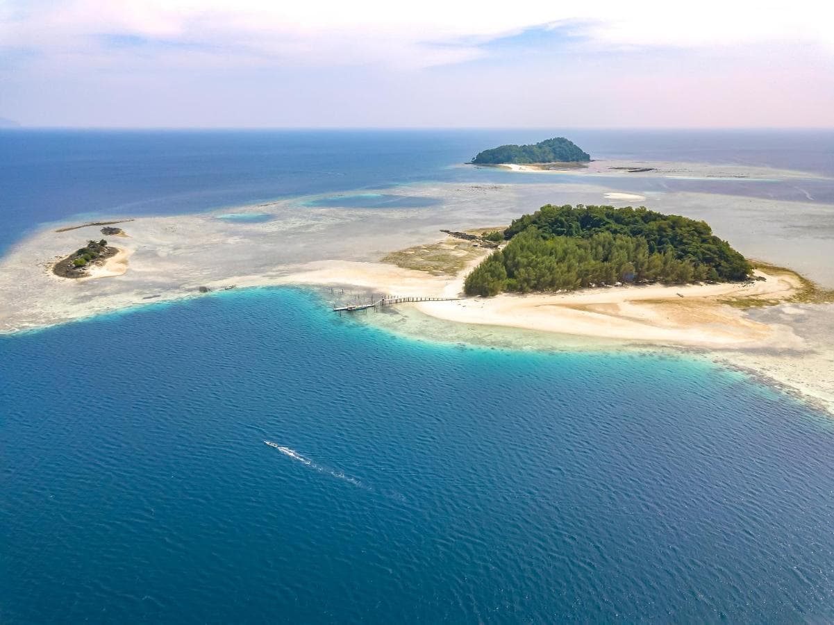 Saronde Island Resort Blue Bay Divers 40