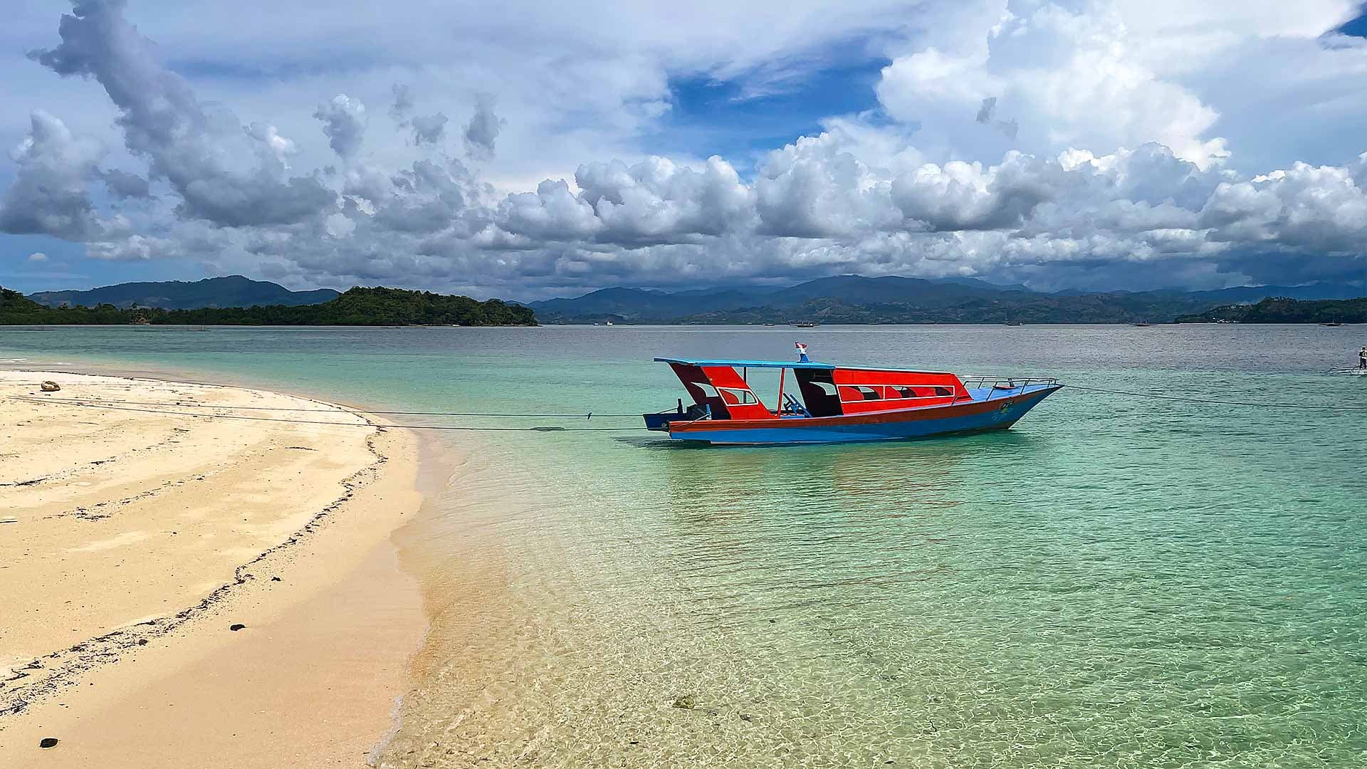 Saronde Island Resort Blue Bay Divers 25