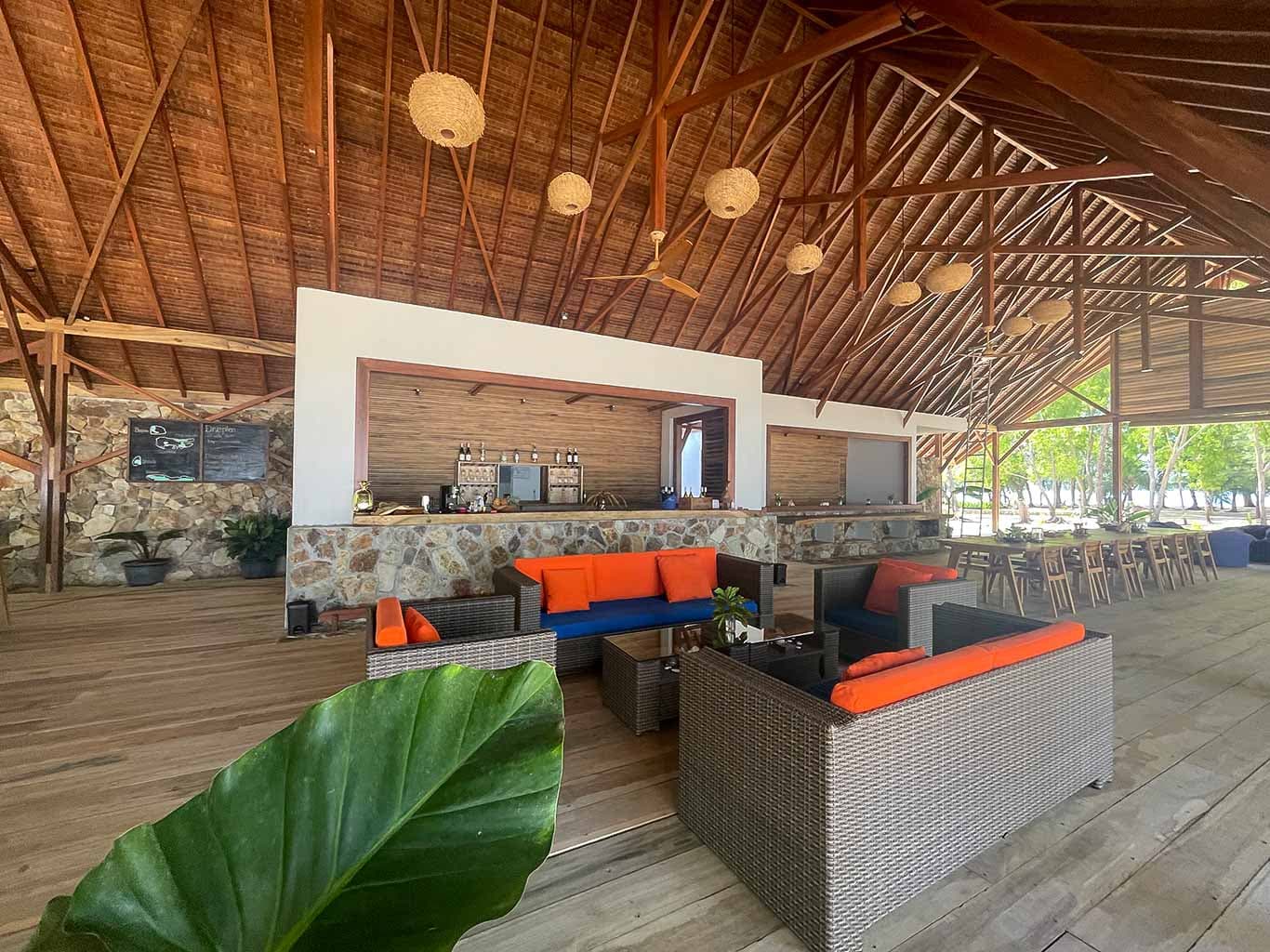 Saronde Island Resort Blue Bay Divers 3