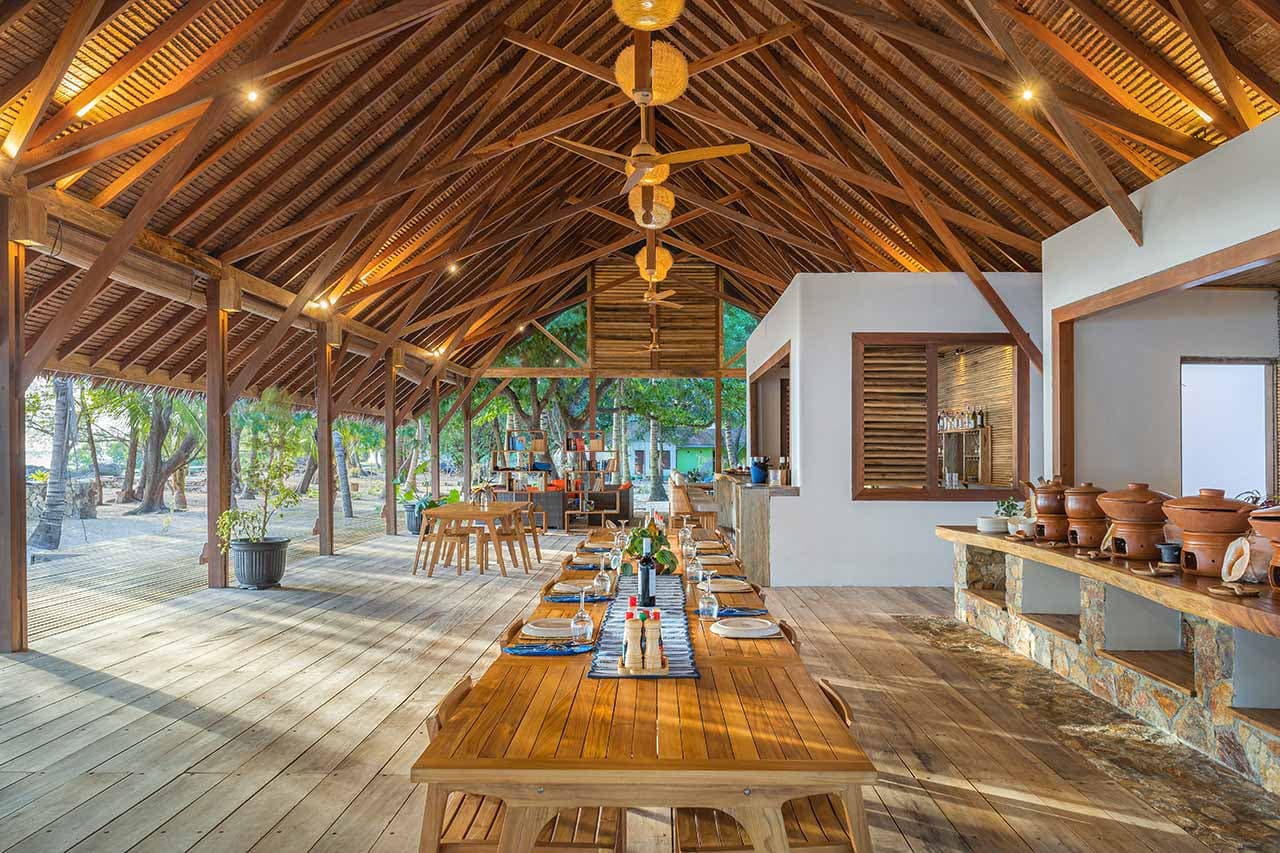 Saronde Island Resort Blue Bay Divers 46
