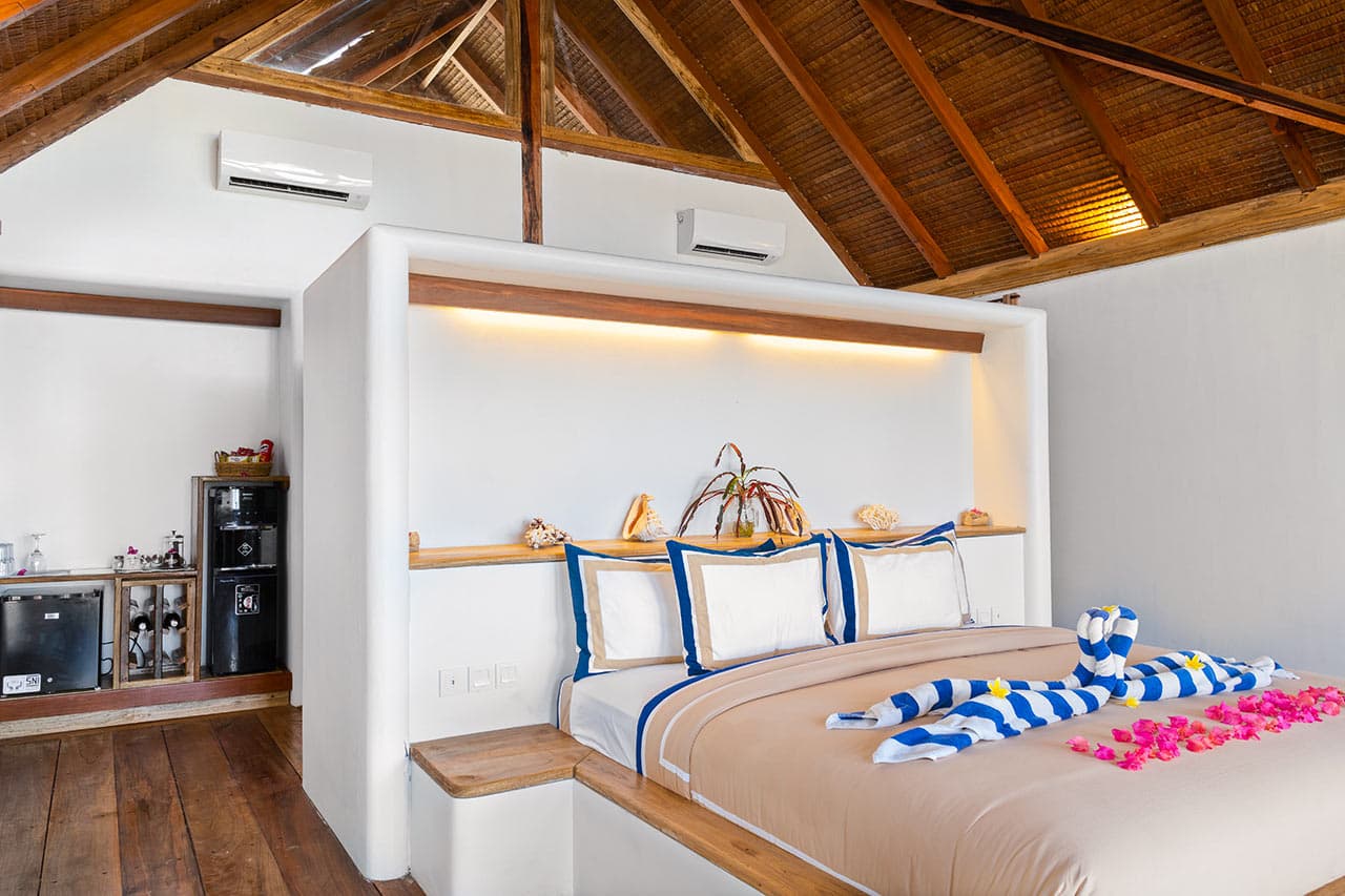 Saronde Island Resort Blue Bay Divers 22