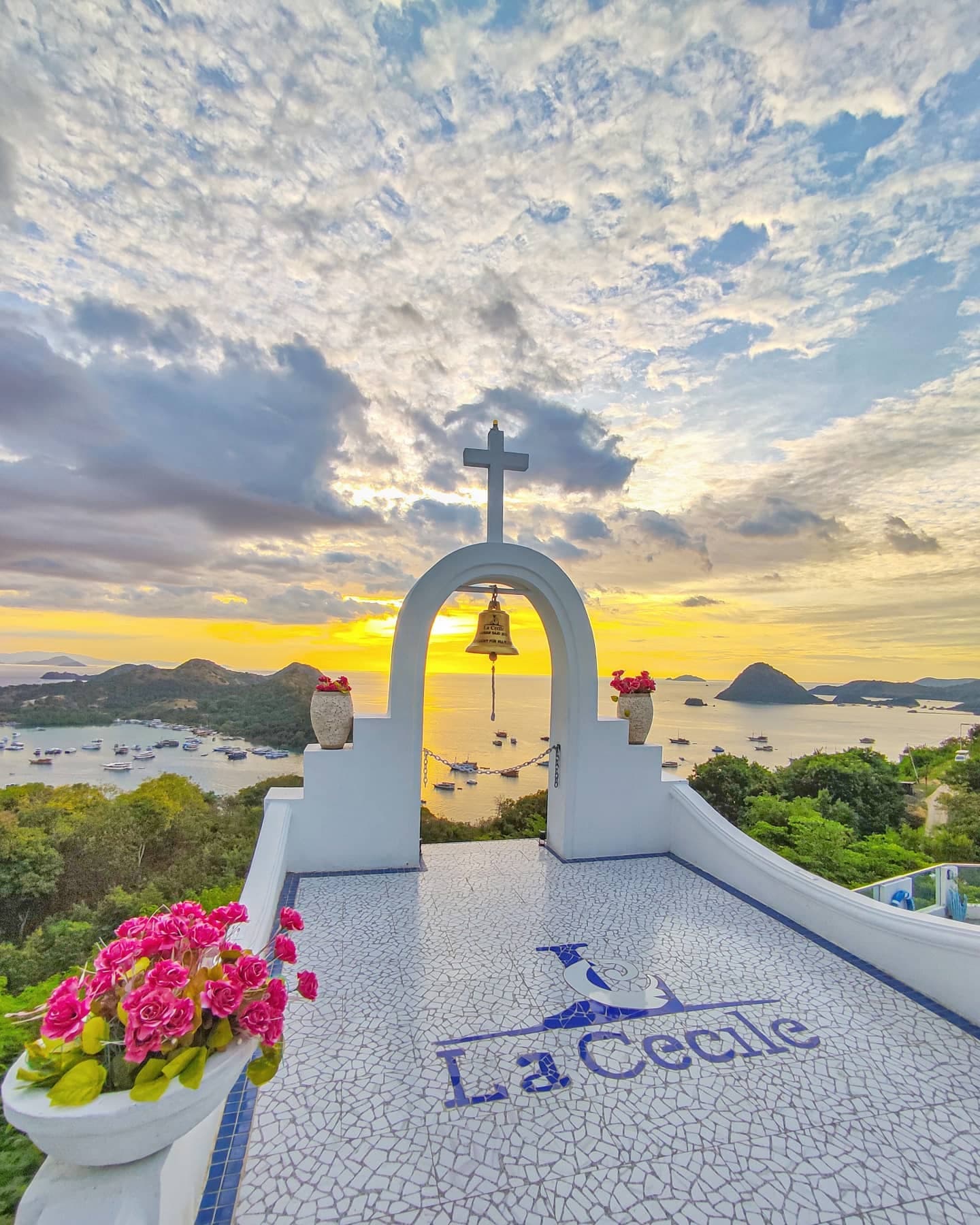 La Cecile Hotel and Cafe 4