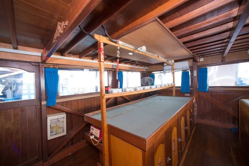 Raja Ampat Explorer 8