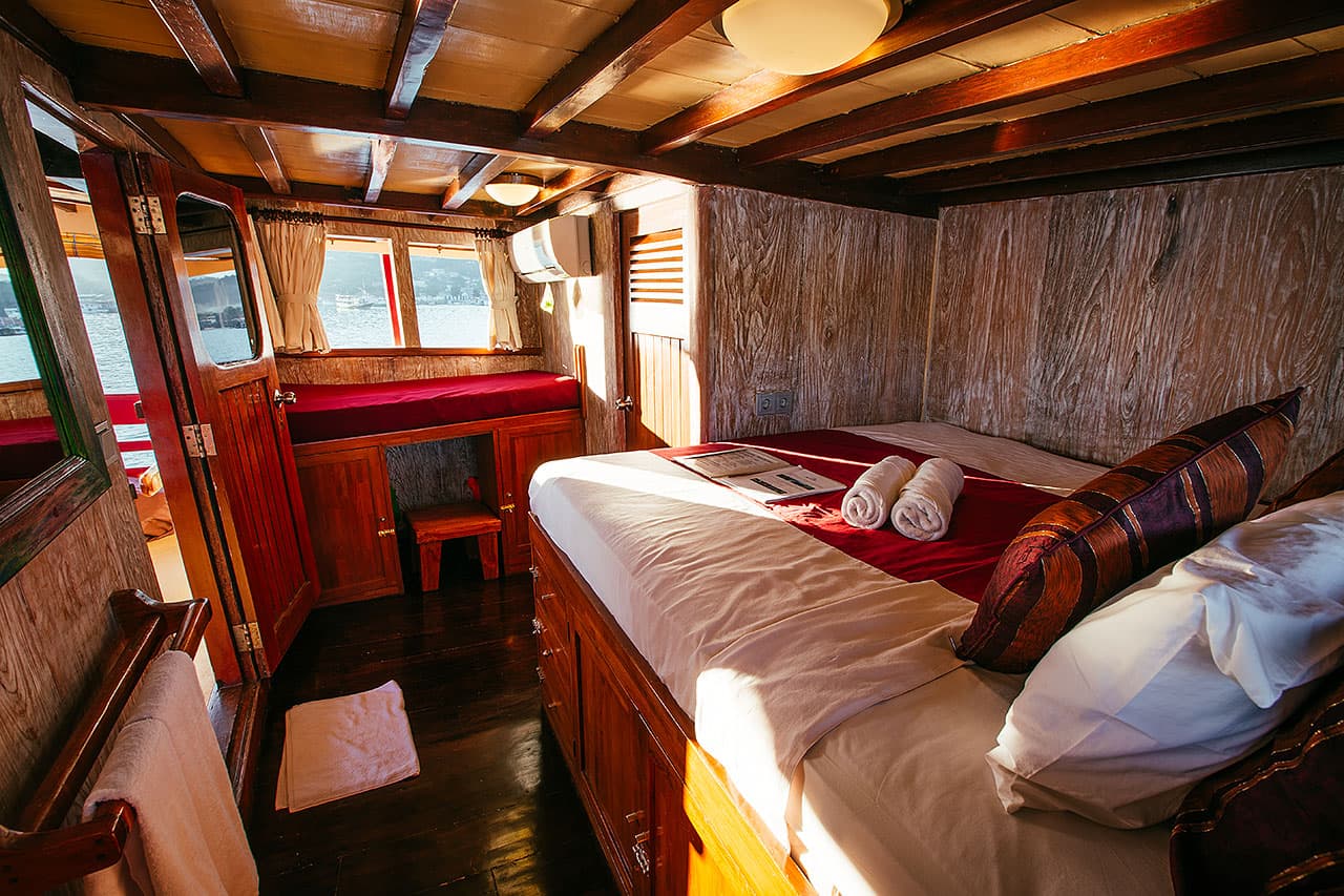 The Seven Seas 34