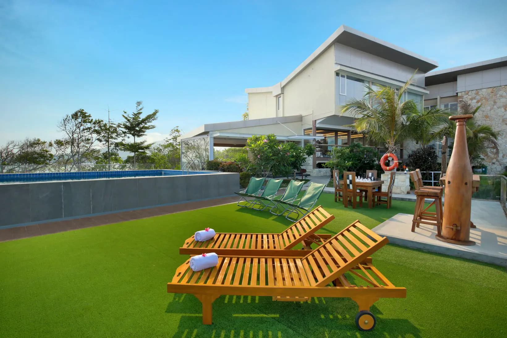 Royal Ocean View 7