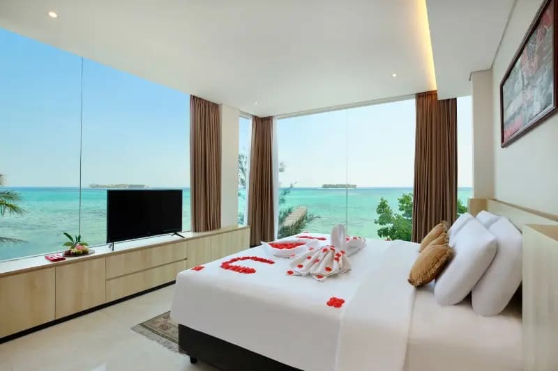 Royal Ocean View 18