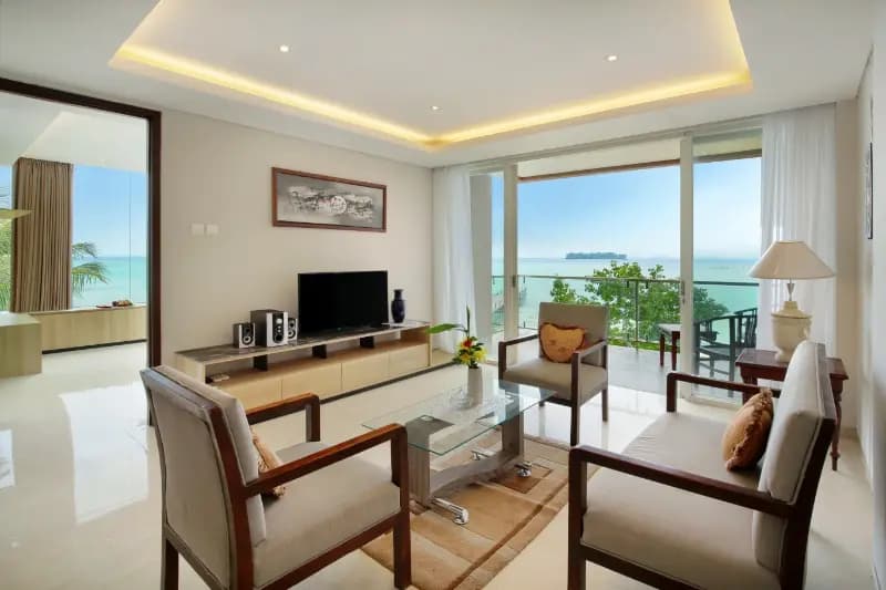Royal Ocean View 19