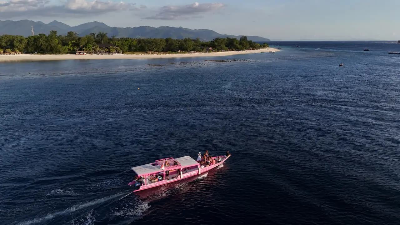 Private Snorkeling Trip Around The Gili Islands 11