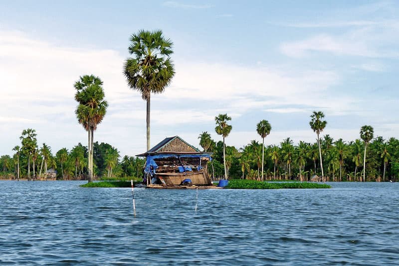 7 Days Tour in South Sulawesi | Toraja – Lake Tempe  – Rammang Rammang 1