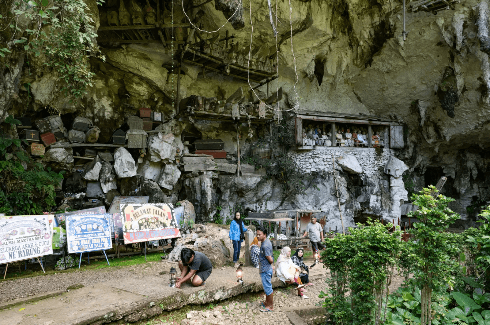 7 Days Tour in South Sulawesi | Toraja – Lake Tempe  – Rammang Rammang 6