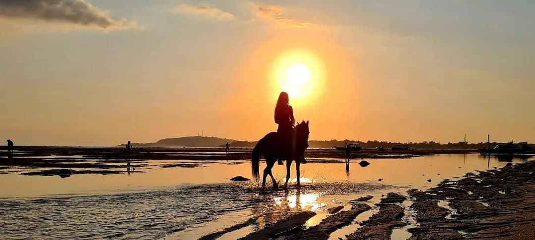 Horse Riding on the Beach in Gili Air 2