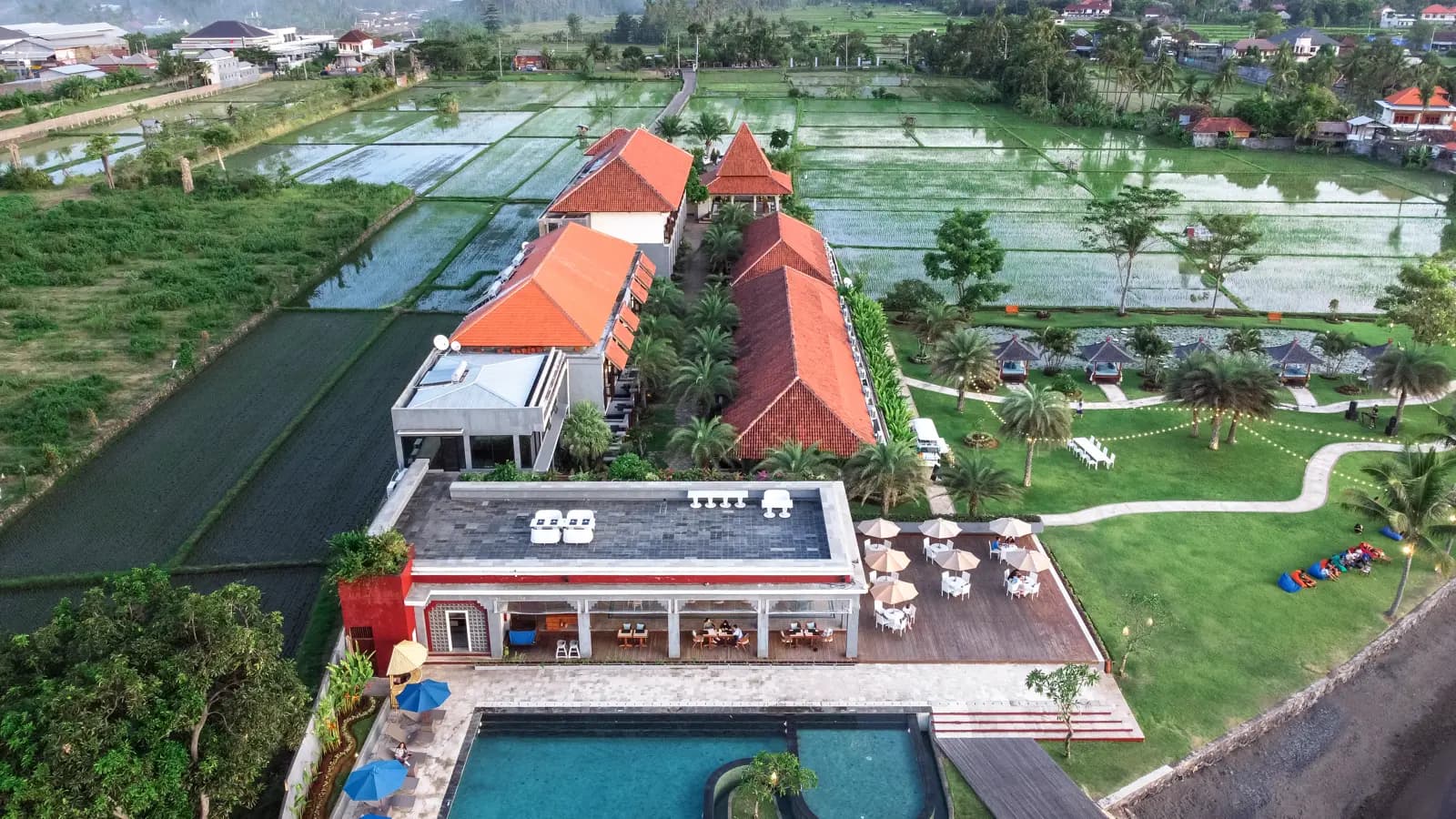 Lovina Beach Club & Resort 1