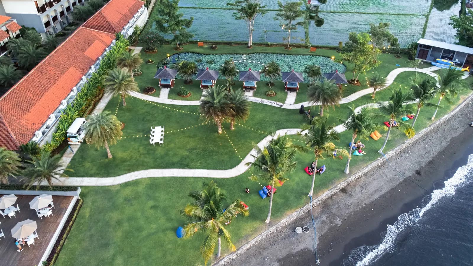 Lovina Beach Club & Resort 2