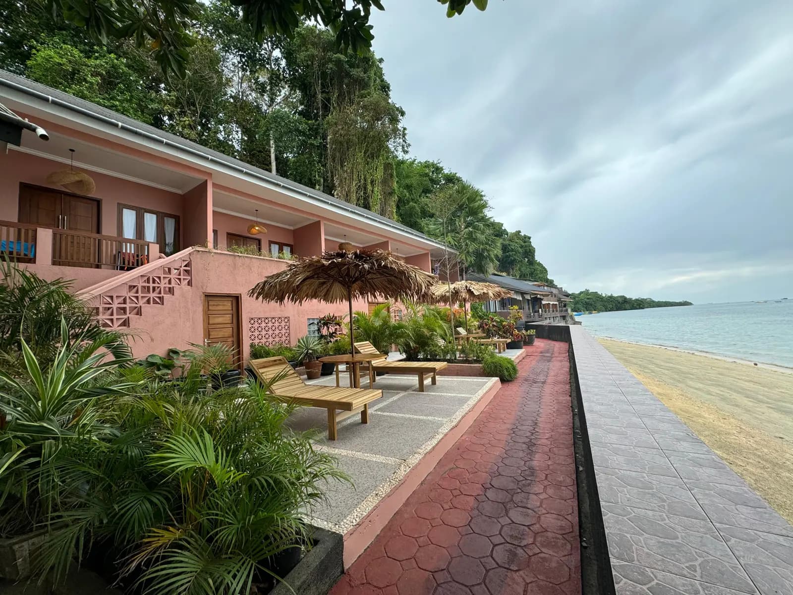Bastianos Bunaken Dive Resort 8