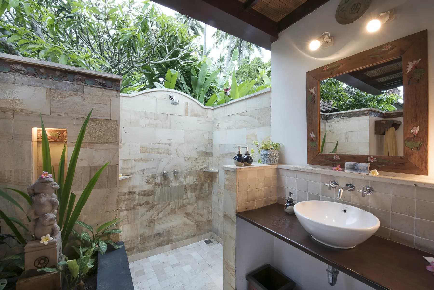 Lotus Bungalows 16