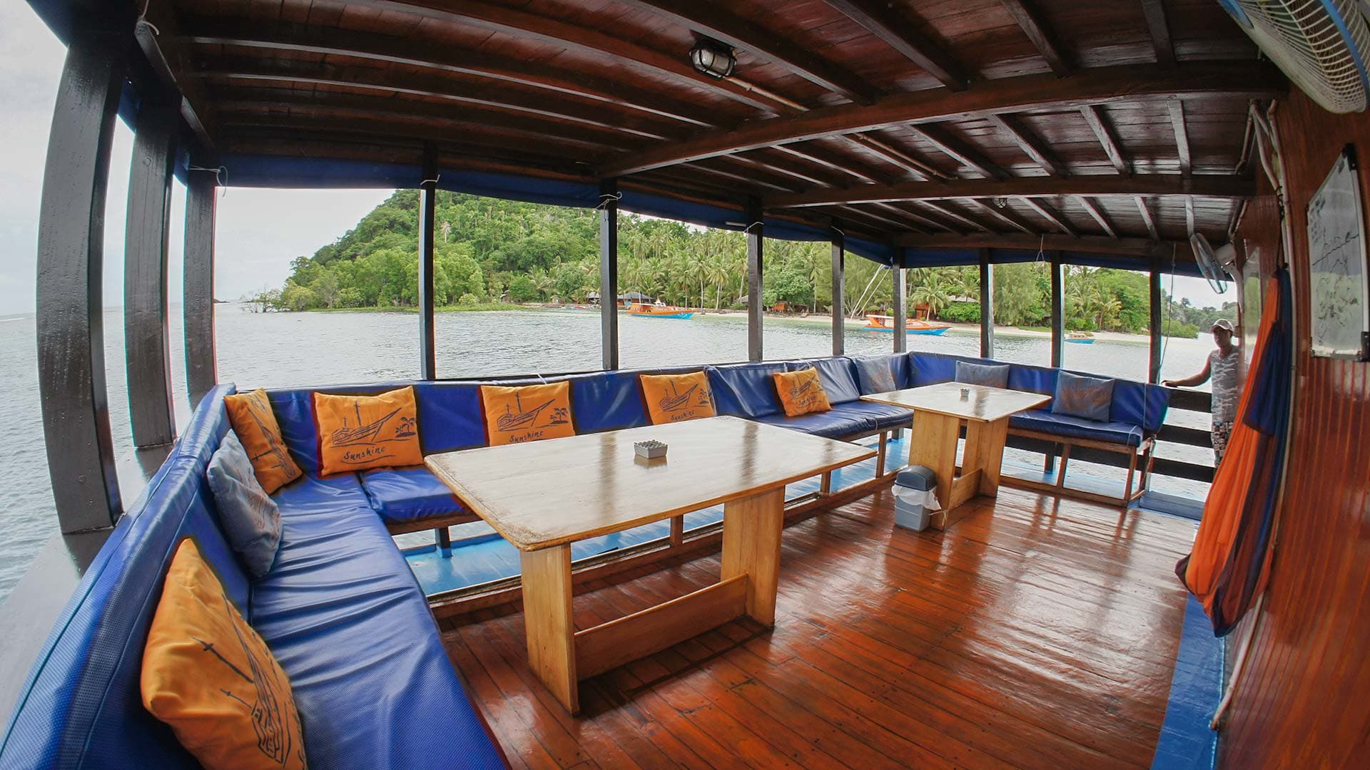 Sunshine Liveaboard 11