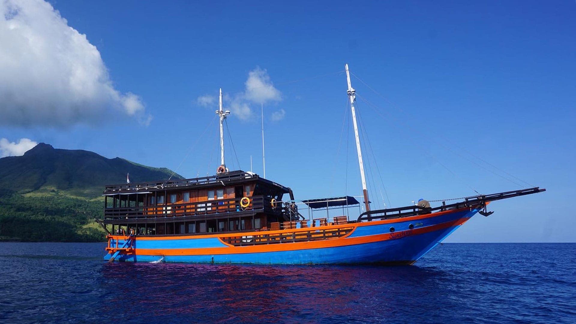 Sunshine Liveaboard 19