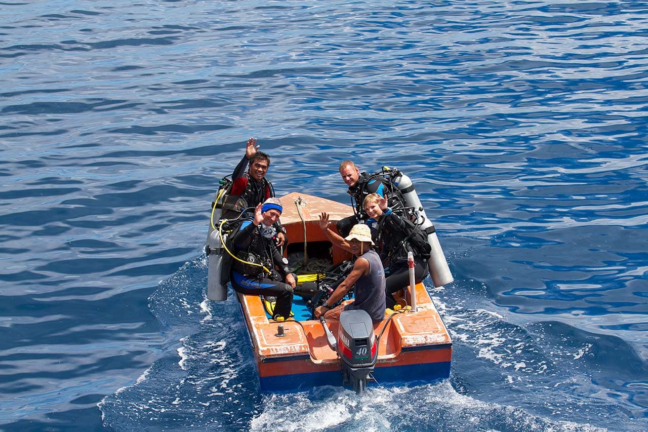 Sunshine Liveaboard 16