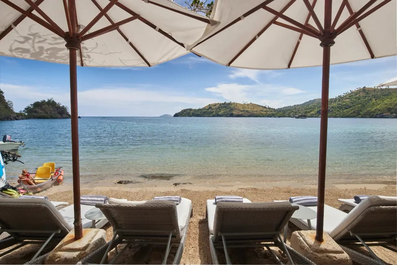 Ayana Komodo Waecicu Beach 24
