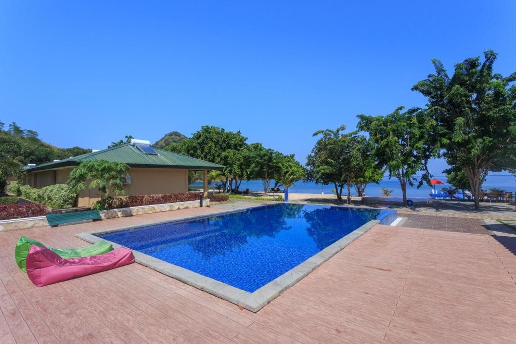 Sylvia Hotel & Resort Komodo 1