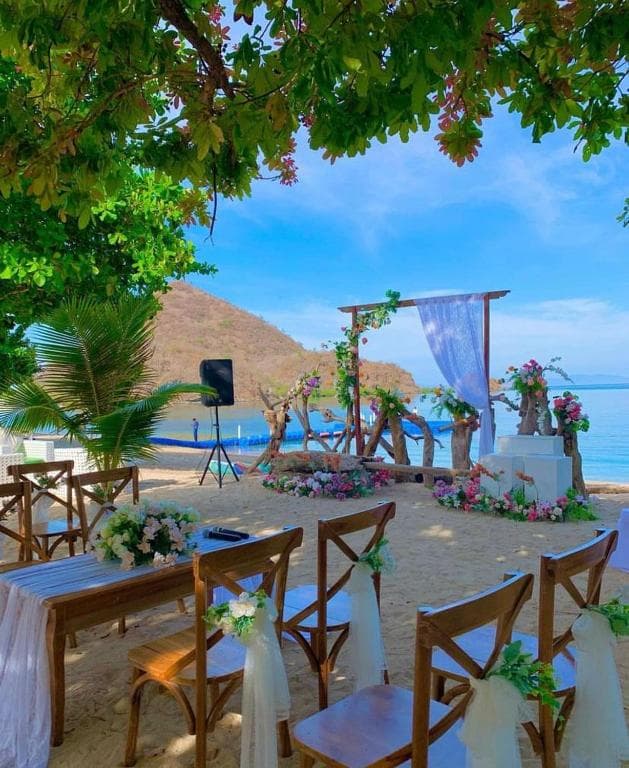 Sylvia Hotel & Resort Komodo 8