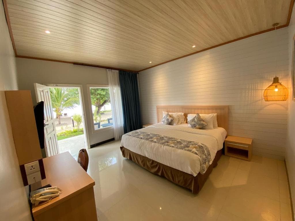 Sylvia Hotel & Resort Komodo 11