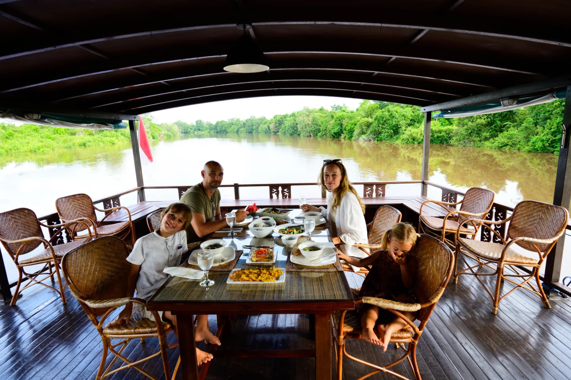 Rahai’i Pangun Orangutan & Dayak Village Cruise 6