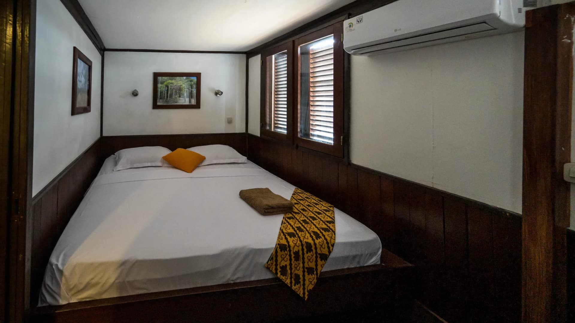 Rahai’i Pangun Orangutan & Dayak Village Cruise 5