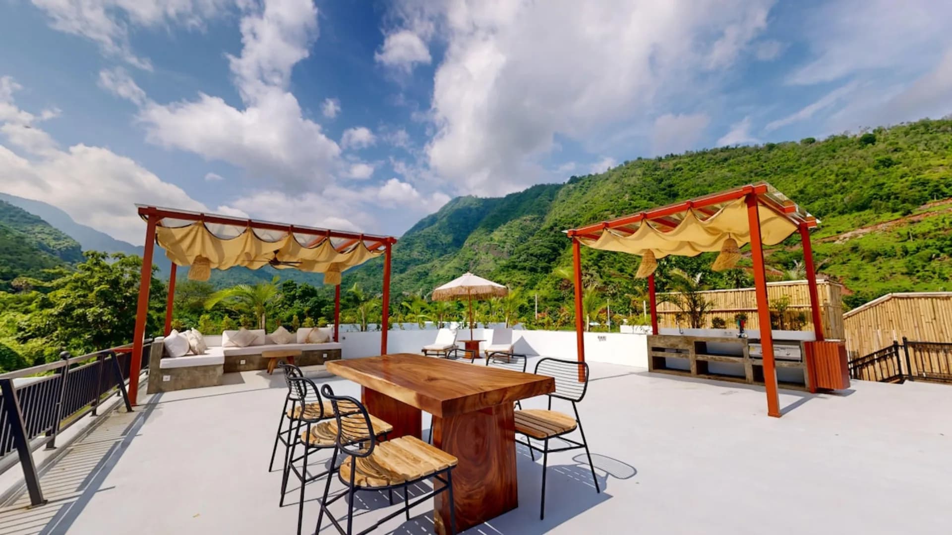 Villa Bacchanalia 2