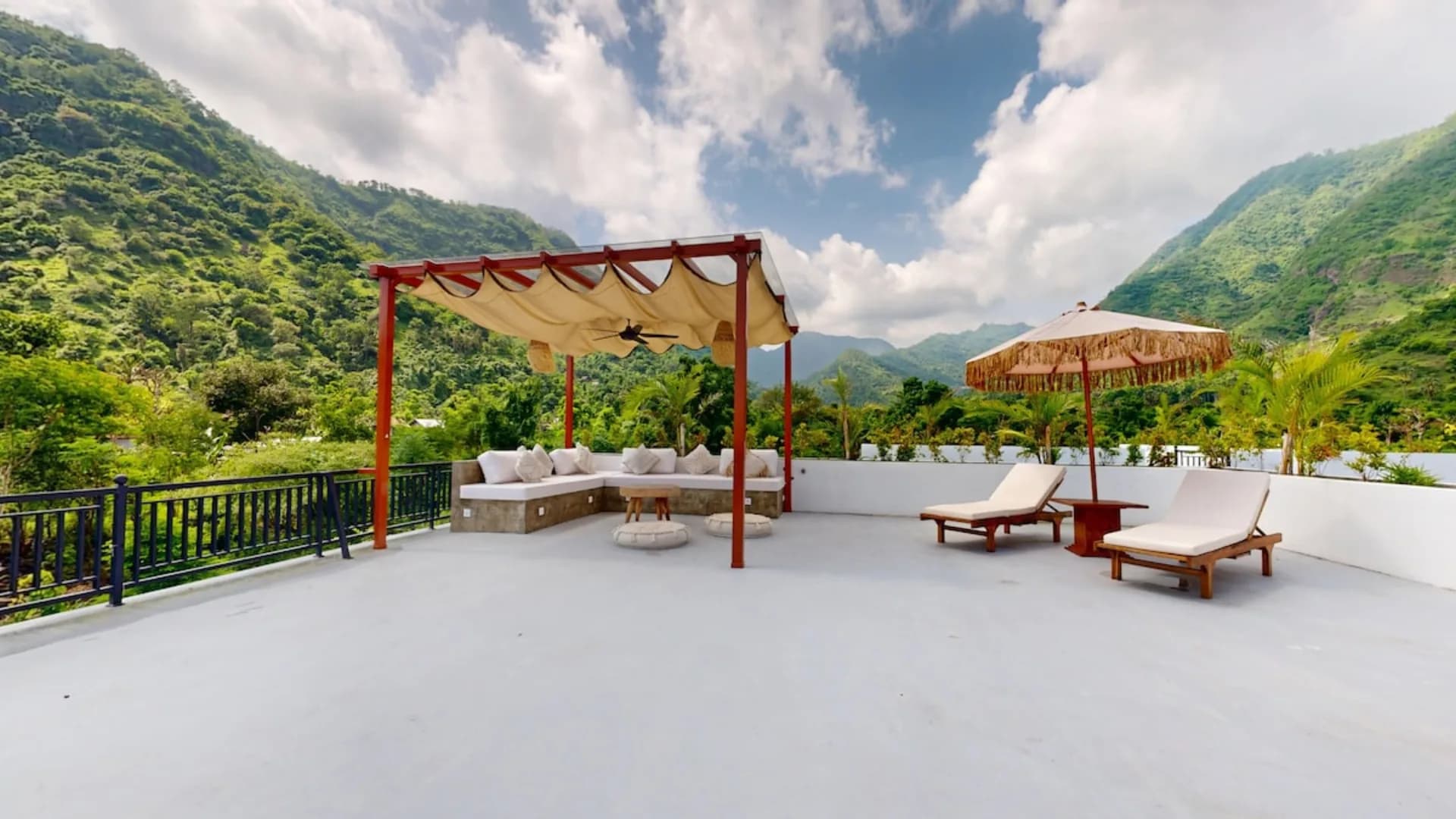 Villa Bacchanalia 3