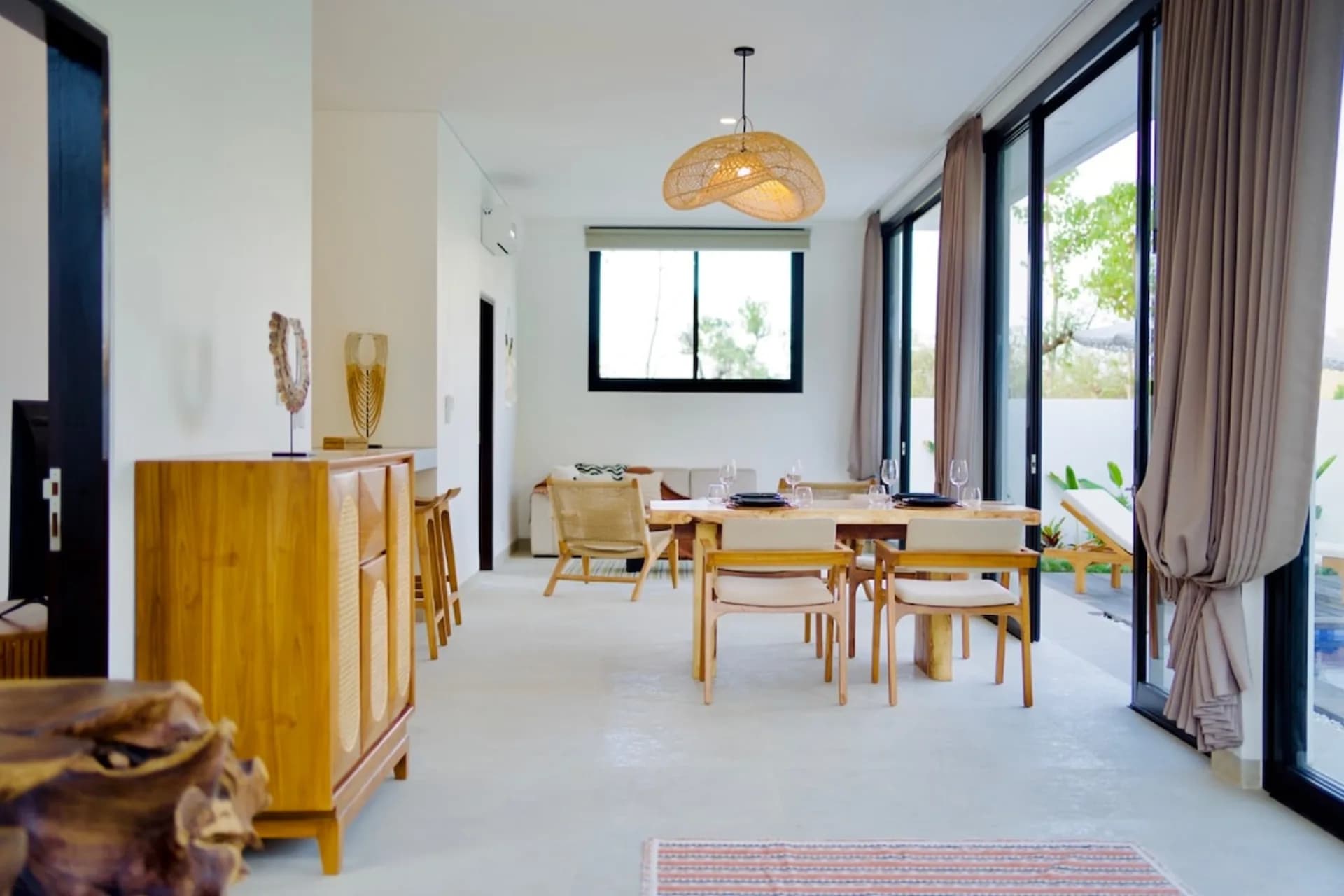 Villa Bacchanalia 4